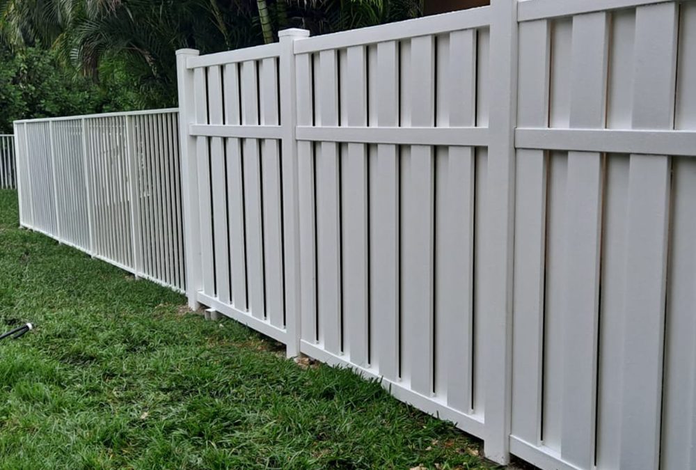 Miramar, FL – White Mechanical Aluminum/Shadowbox PVC Fence/Gates