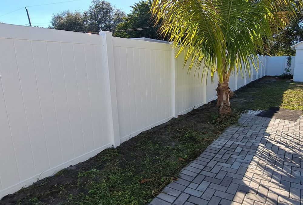 6′ White PVC Privacy Fence/Gates – Hollywood, FL