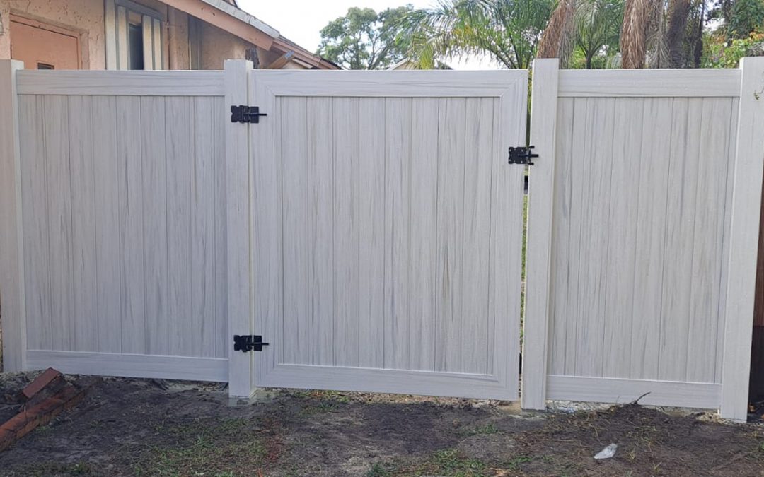 Wood Grain PVC Privacy Fence – Lauderhill, FL