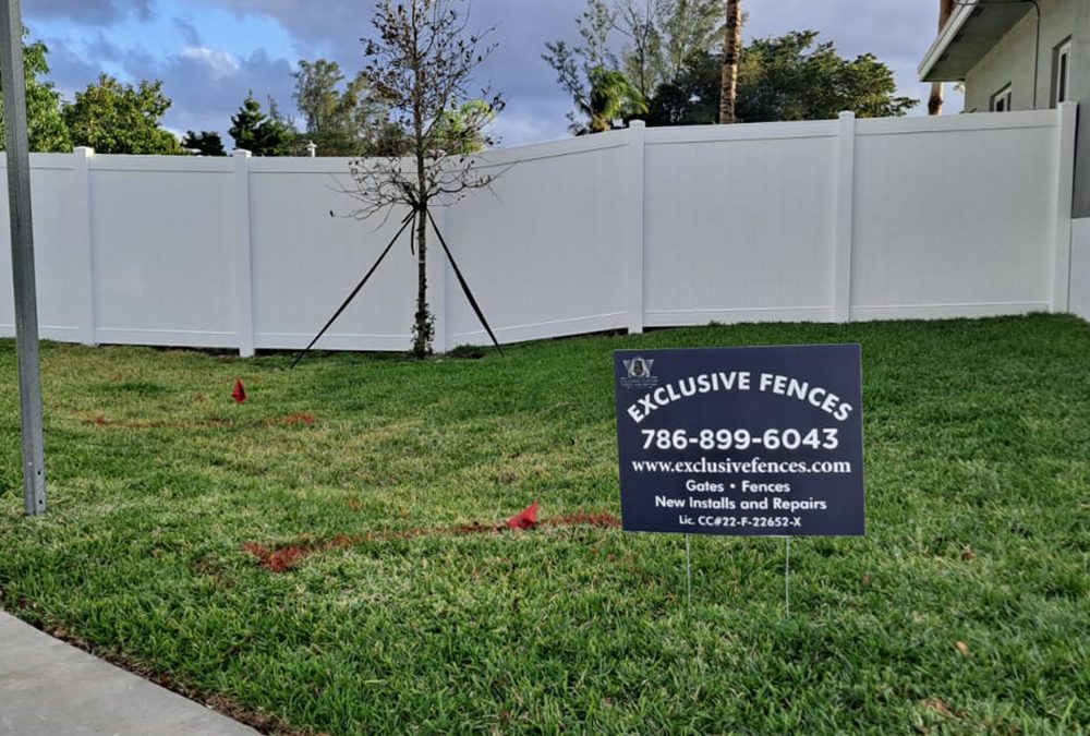 White PVC/Vinyl Privacy Fence – Margate, FL