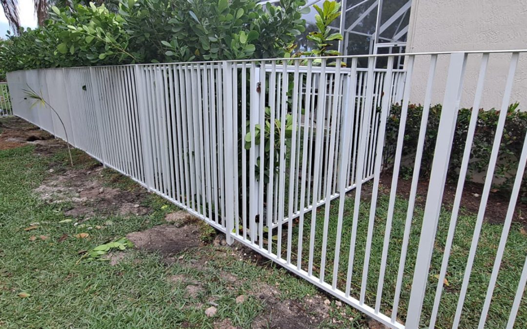 White Mechanical Aluminum Fence – Coral Springs, FL