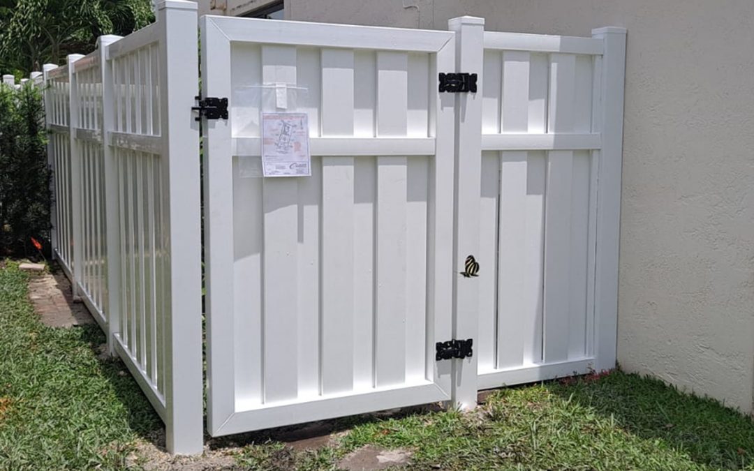 6′ White Shadowbox Fence/Gates – Weston, FL