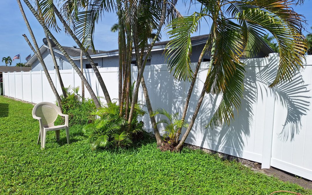 6′ White PVC/Vinyl Privacy Fence & Gates – Pembroke Pines, FL