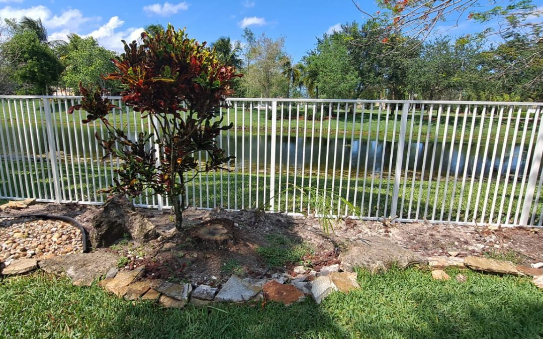 White Mechanical Aluminum Fence & Gate – Coral Springs, FL