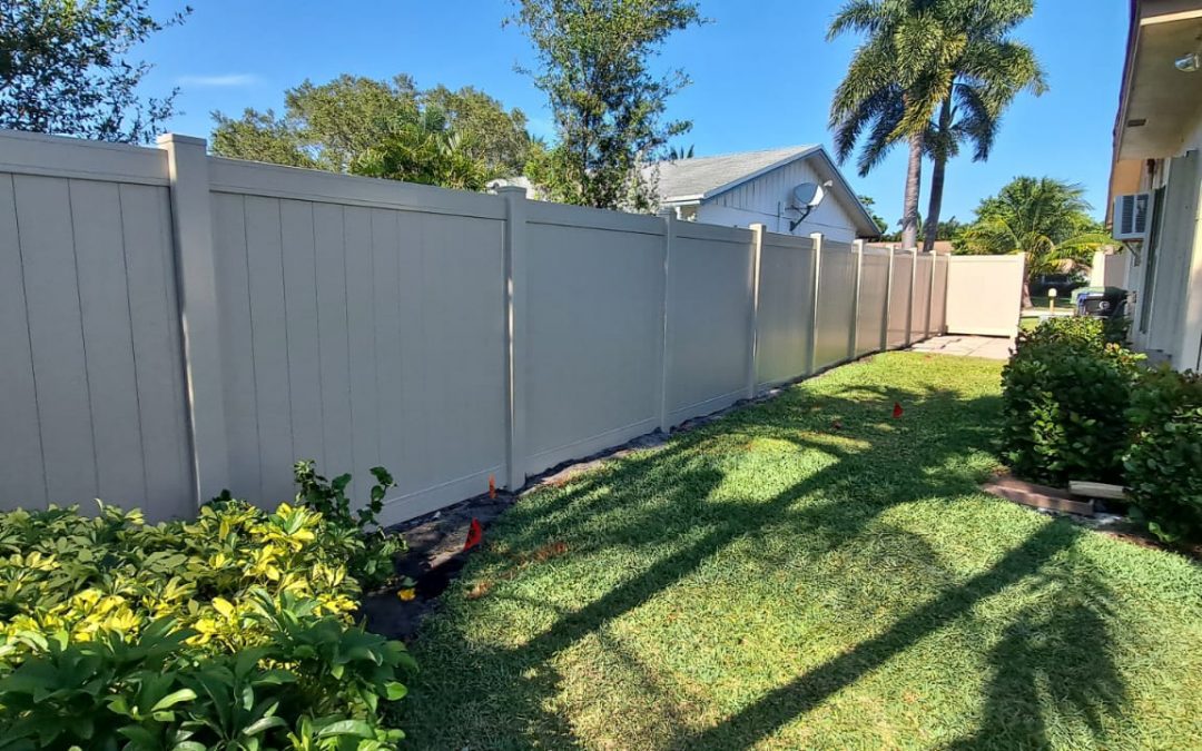 Khaki PVC/Vinyl Privacy Fence & Gate Installation – Fort Lauderdale, FL