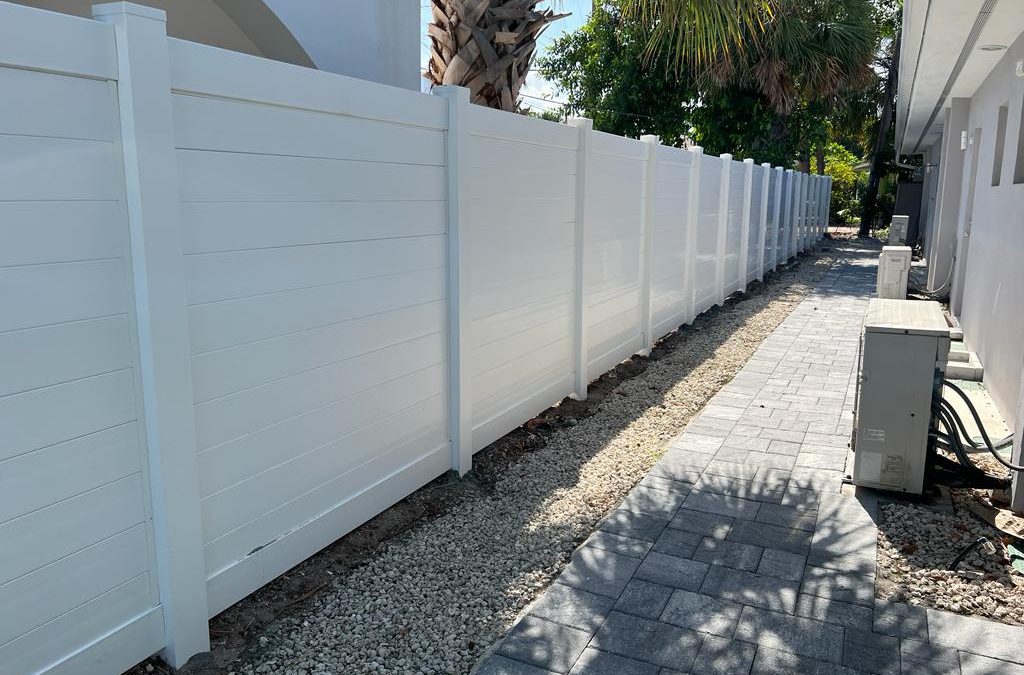 PVC Fence Installation – Horizontal PVC Fence – Lauderdale By the Sea, FL