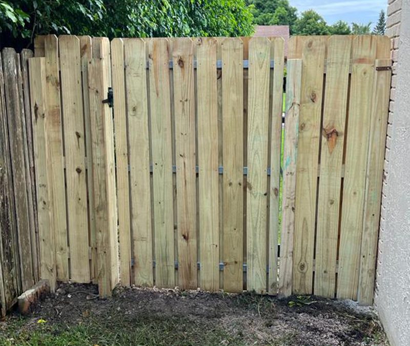 Wood Fence Installation – Shadowbox Wood Fence Installation – Wood Fence – Fence Installation – Oakland Park, FL