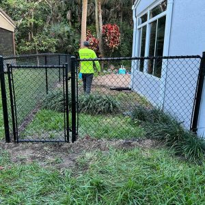 vinyl chainlink fence