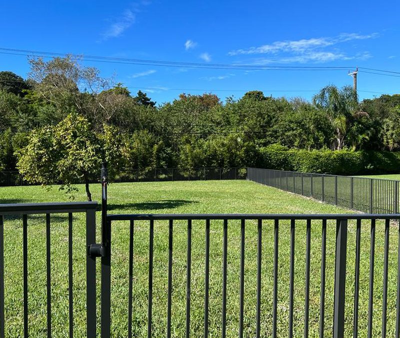 Mechanical Aluminum Fence Installation – Aluminum Fence Installation – Aluminum Fence – Mechanical Aluminum Fence – Fence Installation – Parkland, FL Fence Installation