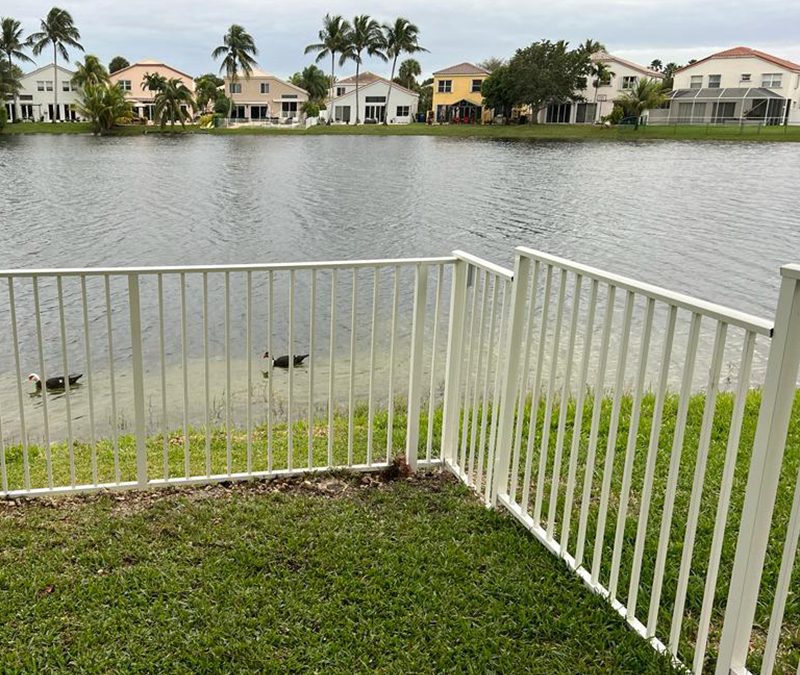 Vinyl Fence Installation – PVC Fence Installation – PVC Privacy Fence – Mechanical Aluminum Fence Installation – Fence Installation – Pembroke Pines, FL Fence Installation