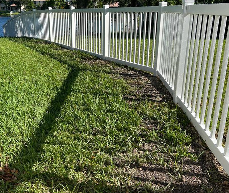 Vinyl Fence Installation – PVC Fence Installation – PVC Privacy Fence – Wood Fence Installation – Mechanical Aluminum Fence Installation – Aluminum Fence Installation – Fence Installation – Pembroke Pines, FL Fence Installation