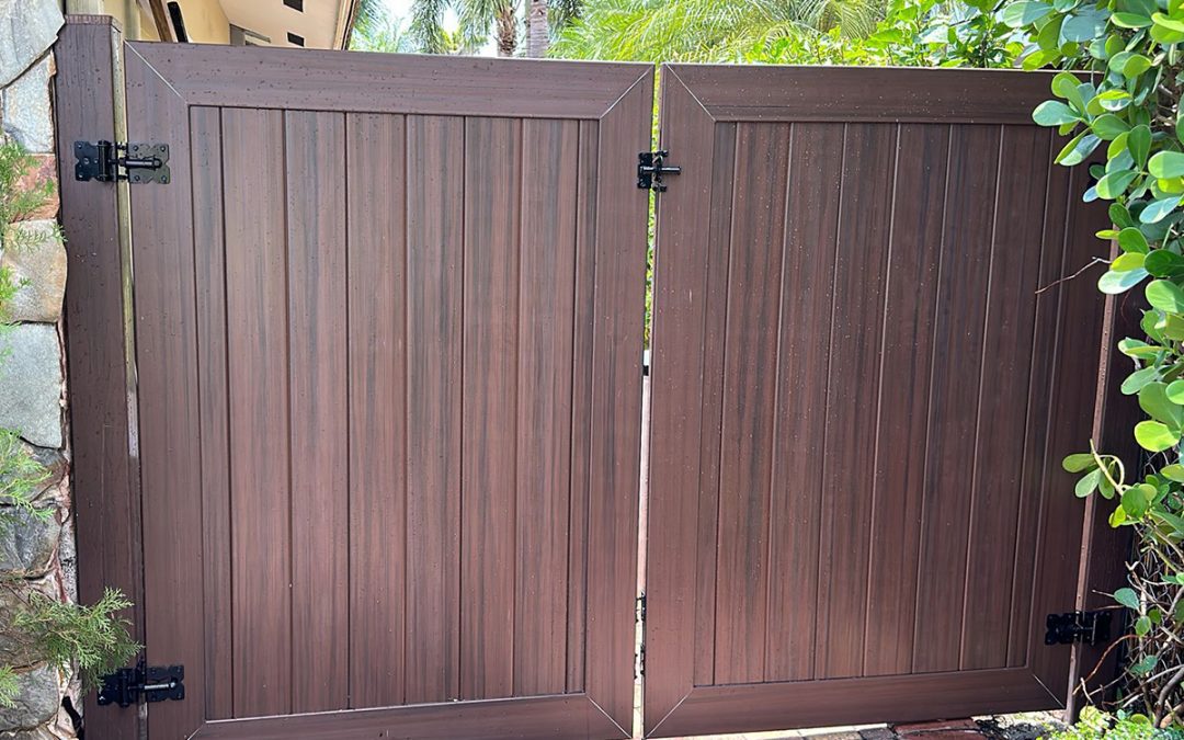 Double Drive Gate – PVC Privacy Fence – Vinyl Fence Installation – PVC Fence Installation – Fence Installation – Hallandale Beach, FL Fence Installation