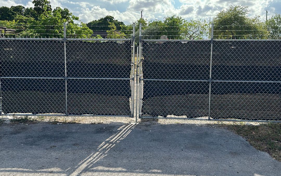 Galvanized Chainlink Fence – Commercial Fence Installation – Chainlink Fence Installation – West Park, FL Fence Installation