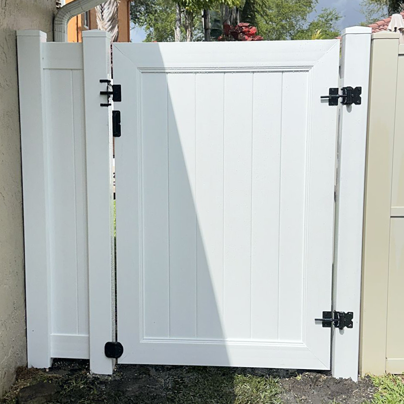 Pvc Privacy Gate PVC Privacy Fence - PVC Privacy Gate - PVC Fence Installation ...