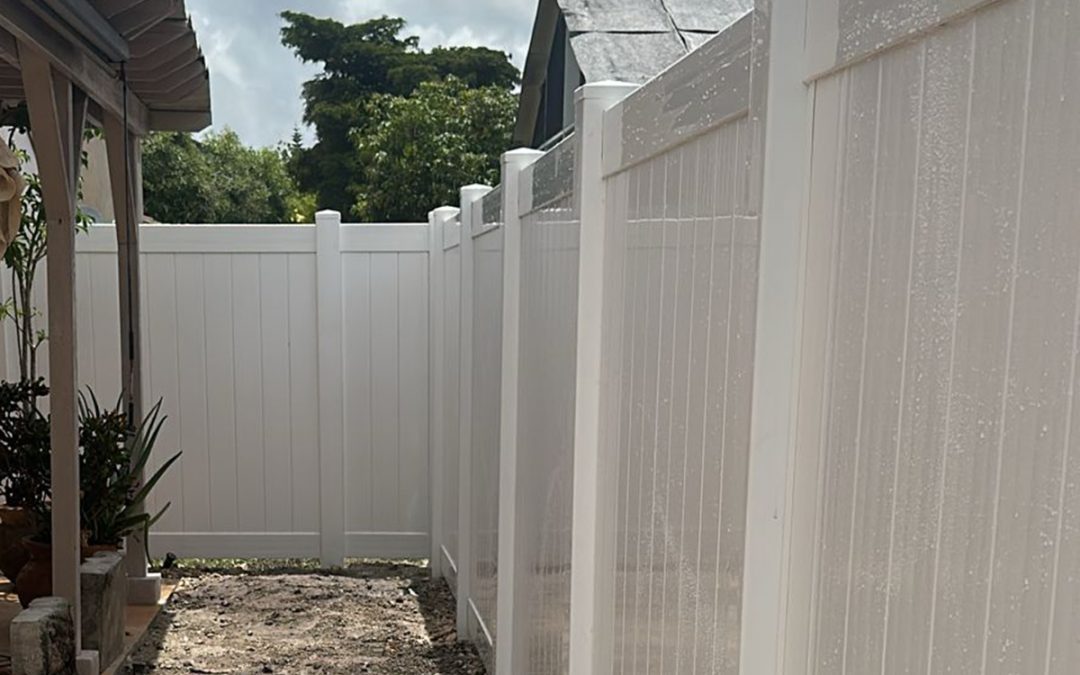 White Vinyl Privacy Fence in Plantation