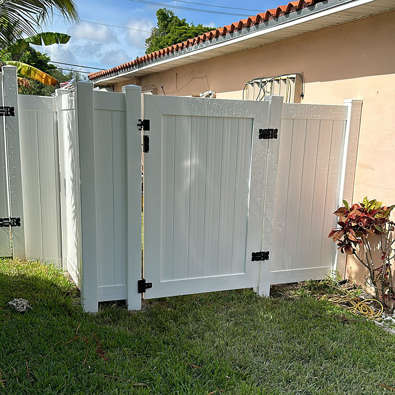 PVC Privacy Fence in Hollywood, FL